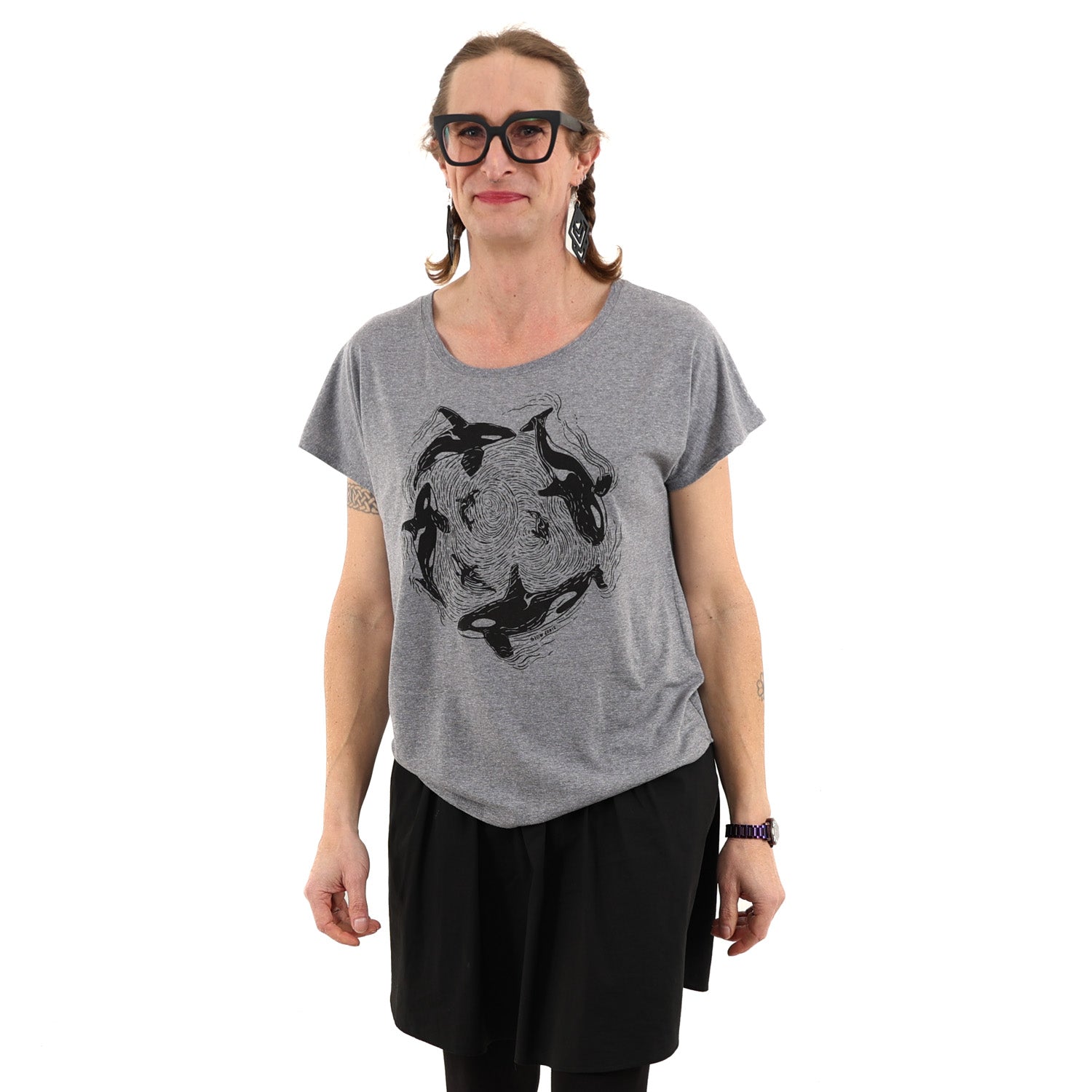  Woman wearing relax fit grey t shirt with orca whales printed in black ink